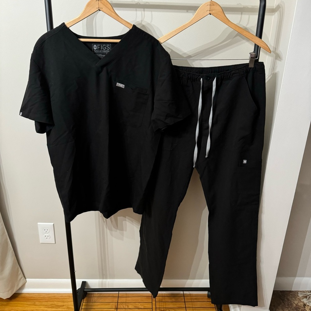 LARGE BLACK FIGS SCRUBS MENS